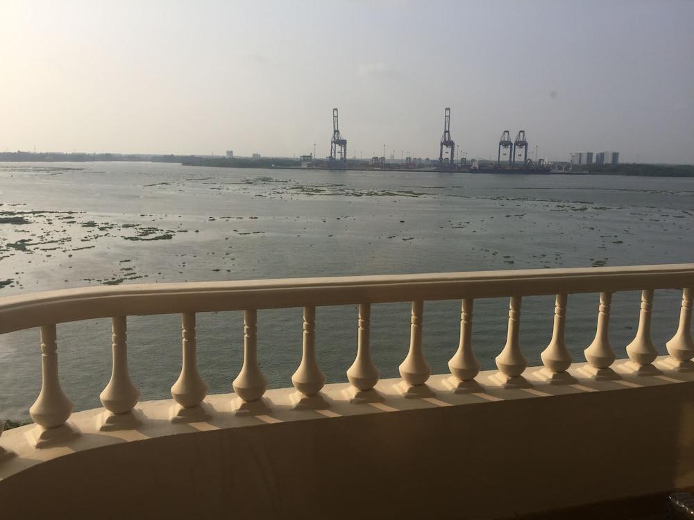 Taj Malabar Resort&Spa, Cochin. Kochi Exteriör bild