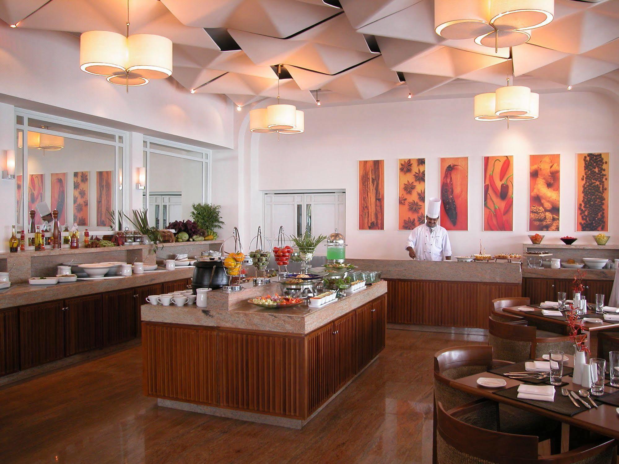 Taj Malabar Resort&Spa, Cochin. Kochi Exteriör bild